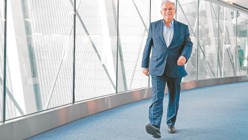 Δημήτρης Παπαδημούλης: Αγόρασε άλλα 6 ακίνητα το 2019, νοικιάζει 15 σε ΜΚΟ και μετανάστες