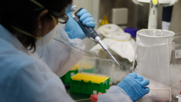 Δεξαμεθαζόνη: Χαμόγελα για το πρώτο φάρμακο που βελτιώνει τις πιθανότητες επιβίωσης βαριά ασθενών με κορωνοϊό