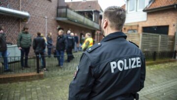 Γερμανία: Συγκρούσεις αστυνομικών με κατοίκους που είχαν τεθεί σε καραντίνα