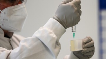 Κορωνοϊός - Βραζιλία: Συμφωνία 127 εκατ. δολαρίων με την AstraZeneca για παραγωγή πειραματικού εμβολίου