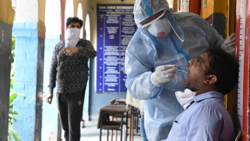 Κορωνοϊός: Σοκάρουν οι αριθμοί στην Ινδία - 83.341 νέα κρούσματα σε 24 ώρες 