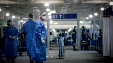 Κυβερνητικές πηγές: Αύριο ο κατάλογος των χωρών για τις οποίες θα ανοίξουν τα σύνορα