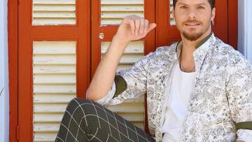 «Πάμε απ' την αρχή»: Άρωμα νησιωτικής Ελλάδας στο νέο τραγούδι του Λούκα Γιώρκα