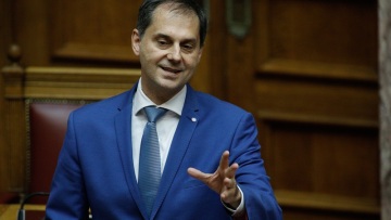 Θεοχάρης στο Sky News: Εντός Ιουλίου οι ημερομηνίες για την υποδοχή Βρετανών τουριστών