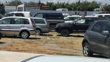 ΑΑΔΕ: Παράνομo ένα στα τρία αυτοκίνητα με ξένες πινακίδες