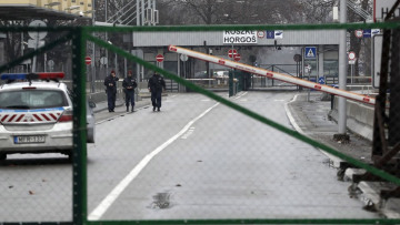 Η Ελλάδα κλείνει τα σύνορα στη Σερβία