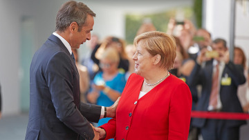 Τηλεφωνική επικοινωνία Μητσοτάκη με Μέρκελ