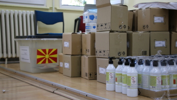 Σκόπια: Μάχη ψήφο-ψήφο στις σημερινές εκλογές για Ζάεφ-Μιτσόσκι - Ο ρόλος των Αλβανών