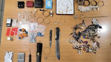 Μόρια: Πλήθος ναρκωτικά, κλοπιμαία, όπλα και μαχαιρώματα