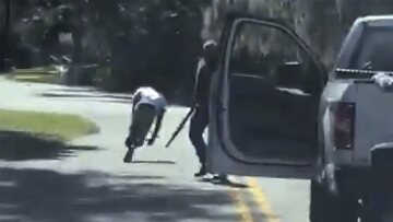 Υπόθεση Αχμάντ Άρμπερι: Αθώοι δηλώνουν οι τρεις κατηγορούμενοι για τη δολοφονία του Αφροαμερικανού