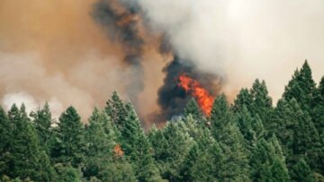 Κύπρος: Φωτιά με μέτωπο 20 χιλιομέτρων σε εξέλιξη σε Λεμεσό και Πάφο