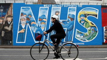 Γιατί απαγορεύει η Βρετανία την ανακοίνωση των ημερήσιων θανάτων από Covid