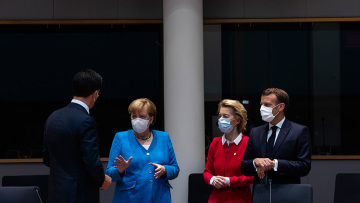 Σύνοδος Κορυφής: Συνεχίζεται το θρίλερ στις Βρυξέλλες για το Ταμείο Ανάκαμψης