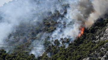 Κεχριές: Εκκενώθηκαν κατασκήνωση και δύο οικισμοί - Ο Χαρδαλιάς ενεργοποίησε το σύστημα Copernicus