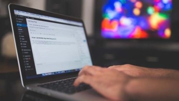 Επιδόματα με ένα κλικ από τον υπολογιστή