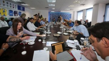 Super League 1: Ψήφισε να παραμείνει το format με 14 ομάδες, το... μπαλάκι στην ΕΠΟ!