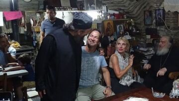 Ελένη Μενεγάκη: Επίσκεψη σε μοναστήρι με τον Μάκη Παντζόπουλο και τη μητέρα της 