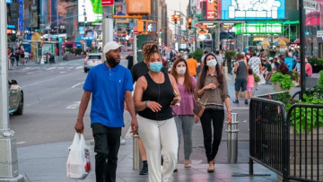 Κορωνοϊός: Μόνο μέσα στον Ιούλιο το 1/3 των παγκόσμιων κρουσμάτων - Πώς «απαντούν» οι χώρες