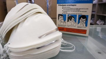 Δημόσιο: Υποχρεωτική η χρήση μάσκας όταν υπάρχει επαφή με κοινό