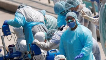 Ο «τυφώνας» Covid-19 πλήττει τις ΗΠΑ: Κάθε λεπτό πεθαίνει ένας άνθρωπος 