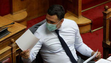 Κορωνοϊός - Κικίλιας: Θέμα φιλότιμου και ατομικής προσπάθειας η χρήση μάσκας