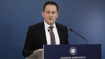 Πέτσας: Ανοιχτό το ενδεχόμενο νέου lockdown