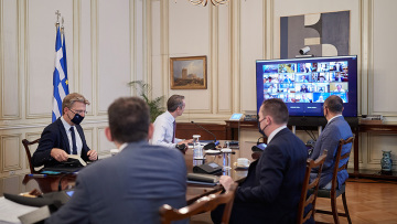 Ανασχηματισμός επί θύραις