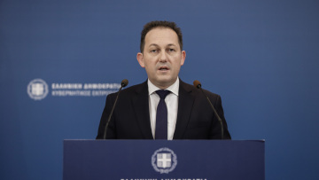 Πέτσας: Έρχονται νέα μέτρα στήριξης των επιχειρήσεων - Δύο σενάρια για τα σχολεία