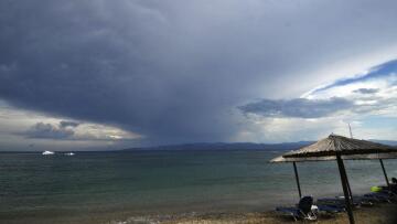 Καιρός: «Εισβολή» βαρομετρικού με βροχές και καταιγίδες - Ποιες περιοχές θα επηρεαστούν