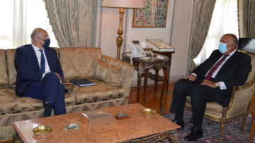 Συμφωνία με την Αίγυπτο για την ΑΟΖ - Στο Κάιρο ο Δένδιας