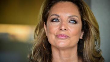 Άντζελα Γκερέκου: «Όταν το μπλε της θάλασσας στην Κέρκυρα, σταματάει τον χρόνο...»