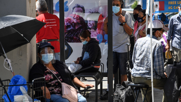 Κορωνοϊός: Πώς μπορεί να εξελιχθεί η πανδημία το 2021 και μετά