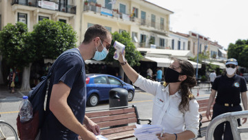 Κορωνοϊός: Επιλέγει από το «πλήθος μέτρων» η κυβέρνηση - Ορόσημο η Δευτέρα, επίκεντρο η Θεσσαλονίκη