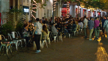 Νέα μέτρα στην μάχη με τον κορωνοϊό: Τα μεσάνυχτα θα κλείνουν τα μπαρ σε 15 περιοχές