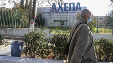 Κορωνοϊός: Κατέληξε 88χρονη στο ΑΧΕΠΑ - Στους 216 οι νεκροί στη χώρα μας