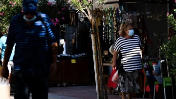 Λινού: Θα πρέπει να επιβληθεί καθολική χρήση μάσκας