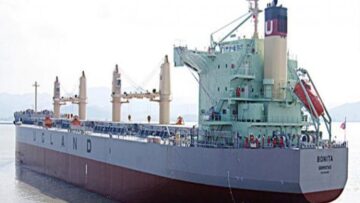 Φωτιά σε φορτηγό πλοίο στο στενό Καφηρέα