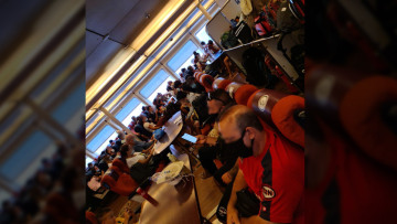 Κορωνοϊός: Ποια πληρότητα 80%; Ο ένας πάνω στον άλλο κάθονται σε πλοίο από Μήλο προς Πειραιά 