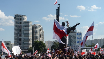 Λευκορωσία: «Απαράδεκτη οποιαδήποτε εξωτερική παρέμβαση» λέει ο Πούτιν στη Μέρκελ