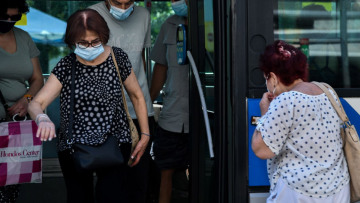 Κορωνοϊός: Η άνοδος κρουσμάτων και διασωληνωμένων συνεχίζεται - Πότε εκτιμάται ότι θα αρχίσει η μείωση