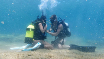 Βαθιά ανάσα: Η πρώτη ελληνική υποβρύχια ταινία πορνό είναι εδώ!