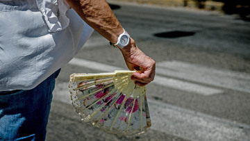 Καιρός: Με «40άρια» θα πει «αντίο» ο Αύγουστος - Μίνι καύσωνας σήμερα