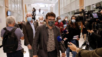 Παρίσι: Ξεκίνησε η δίκη των 14 κατηγορούμενων για την επίθεση στο Charlie Hebdo