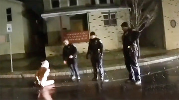 Αστυνομική βία στις ΗΠΑ: Συνέλαβαν 41χρονο, του έβαλαν σακούλα στο κεφάλι και πέθανε - Δείτε βίντεο-σοκ