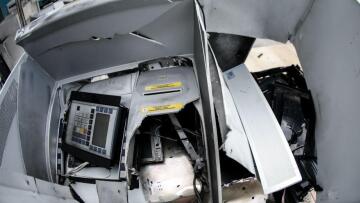 Πάτρα: Ανατίναξαν τρία ΑΤΜ