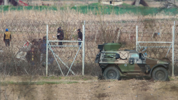 Μεταναστευτικό: Ομάδες κρούσης «σφραγίζουν» τον Έβρο μετά την αύξηση των ροών - Δείτε βίντεο