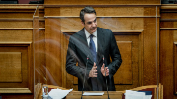 Μητσοτάκης: Δεν μπορούσαμε να μείνουμε σε αιώνιο lockdown - Στα όρια της παράνοιας οι αρνητές της μάσκας