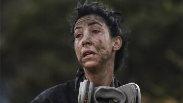 Η ηρωίδα της Αναβύσσου στο protothema.gr: «Μας είχαν περικυκλώσει οι φλόγες, νιώθαμε να αποχαιρετούμε τον κόσμο» 