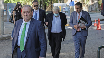 Folli Follie: Στον Κορυδαλλό ο Δημήτρης Κουτσολιούτσος - Στις φυλακές Τρικάλων ο γιος του 