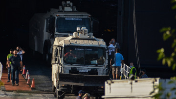 Λέσβος: Ενισχύονται οι δυνάμεις της αστυνομίας - Έφτασαν και «Αίαντες» (φωτογραφίες)